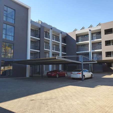Odyssey Luxury Apartments - Back Up Generator Johannesburg Bagian luar foto